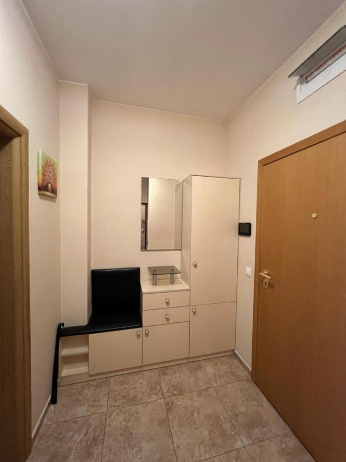 Business And Leisure Apartments In Mladost 2 With Free Garage 소피아 외부 사진
